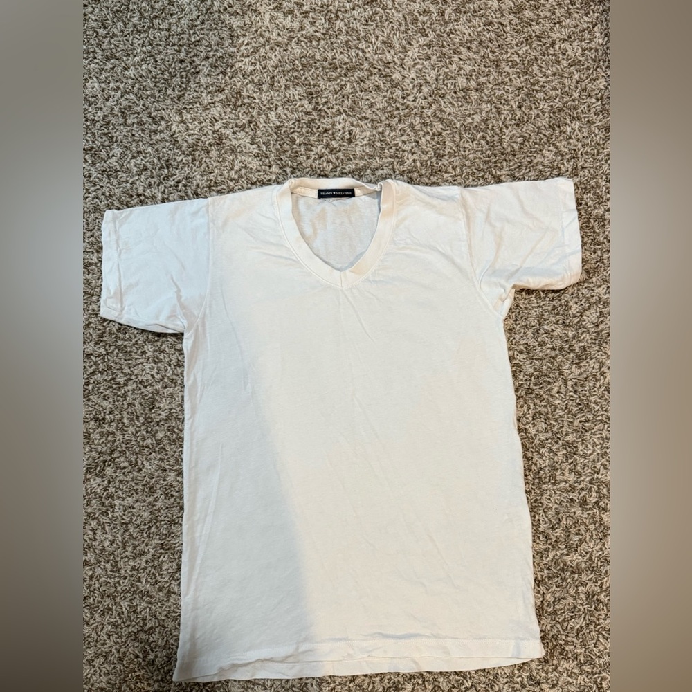 Brandy Melville White V-Neck Tee | O/S | Excellent Condition | Made in Italy 🇮🇹